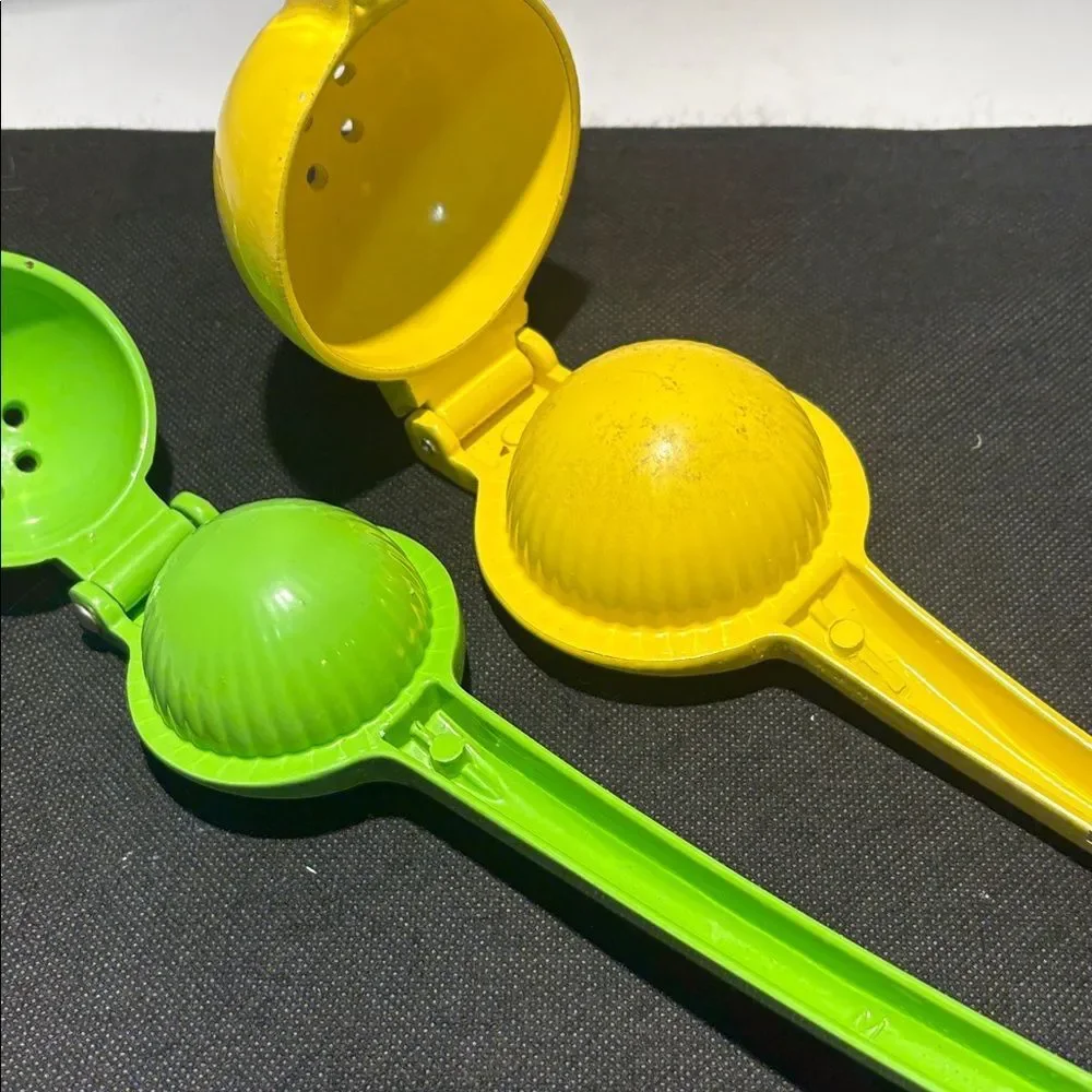 Handheld Citrus Juicer Press - Yellow & Green